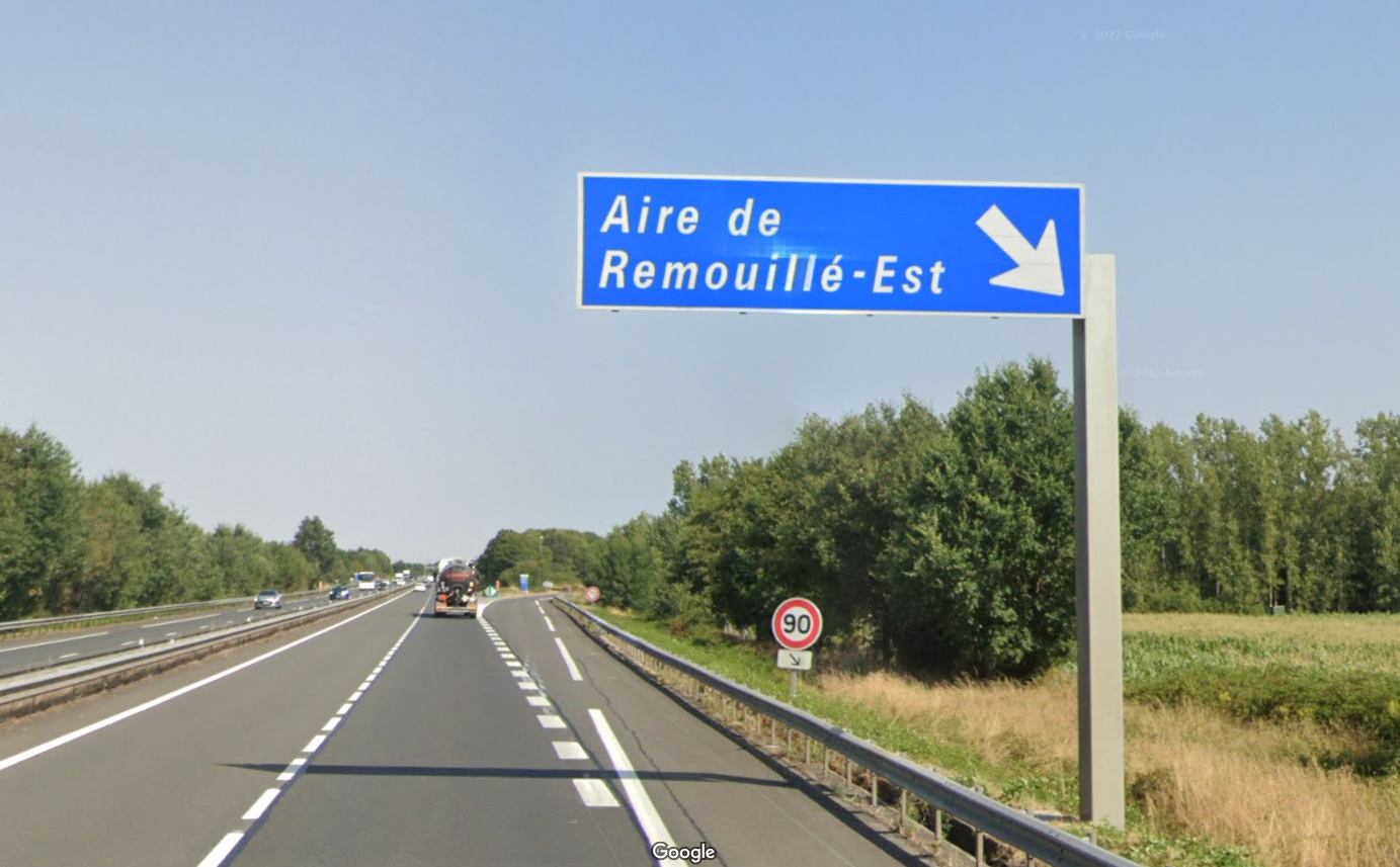 Aire de REMOUILLE EST